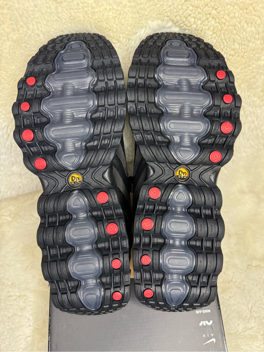 Women’s Air Max DN8- New in Box - Picture 5 of 6